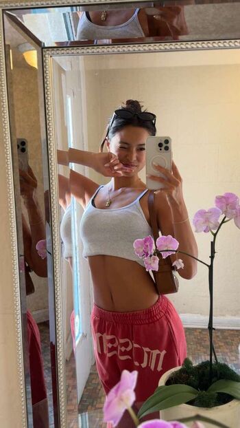 Full leaked Itslaaurr private onlyfans photo