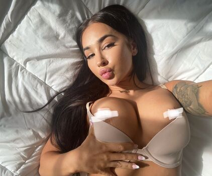 Full leaked Itslittlelianna private onlyfans photo