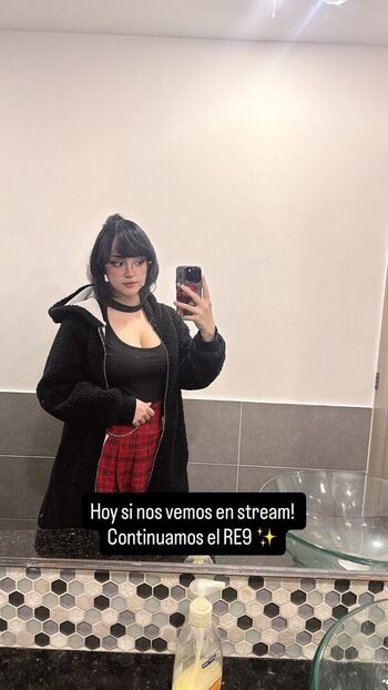 Full leaked Itsmidna private onlyfans photo