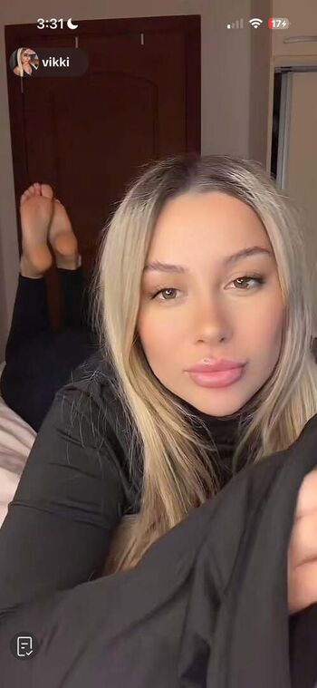 Full leaked Itsvikki private onlyfans photo