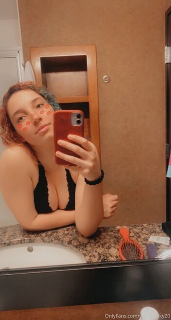 Full leaked Itsyagirlsky private onlyfans photo