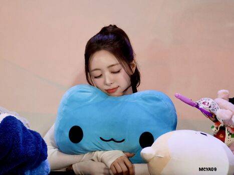 Full leaked Itzy all in us page private onlyfans photo