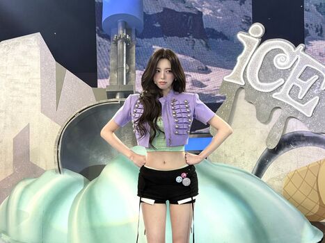 Full leaked Itzy all in us page private onlyfans photo