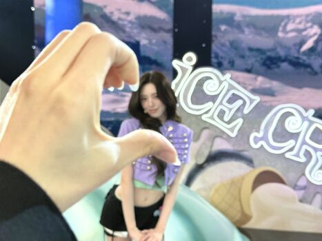 Full leaked Itzy all in us page private onlyfans photo