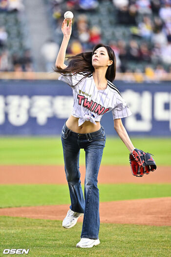 Full leaked Itzy all in us page private onlyfans photo