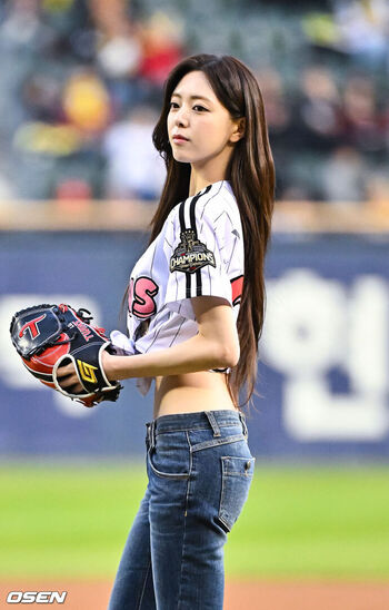 Full leaked Itzy all in us page private onlyfans photo