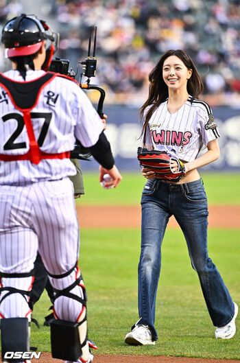 Full leaked Itzy all in us page private onlyfans photo