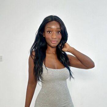 Full leaked Ivanaarae private onlyfans photo