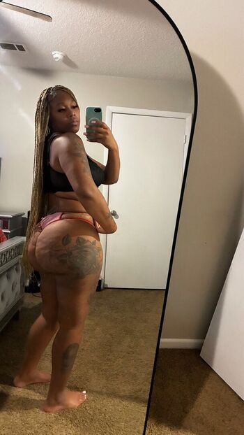 Full leaked Ivoryelleeee private onlyfans photo