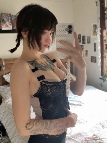 Full leaked Ivyivyrae private onlyfans photo
