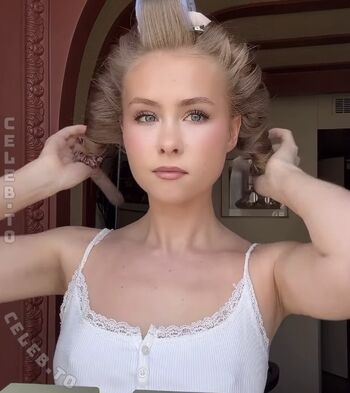 Full leaked Izaandelle private onlyfans photo