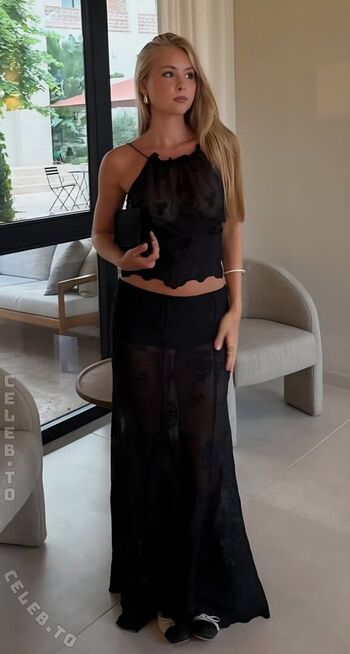 Full leaked Izaandelle private onlyfans photo