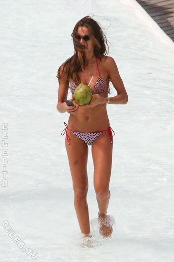 Full leaked Izabel goulart page private onlyfans photo