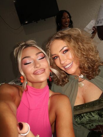 Full leaked Izzi dame page private onlyfans photo