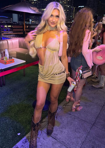 Full leaked Izzi dame private onlyfans photo