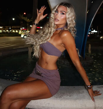 Full leaked Izzi dame page private onlyfans photo