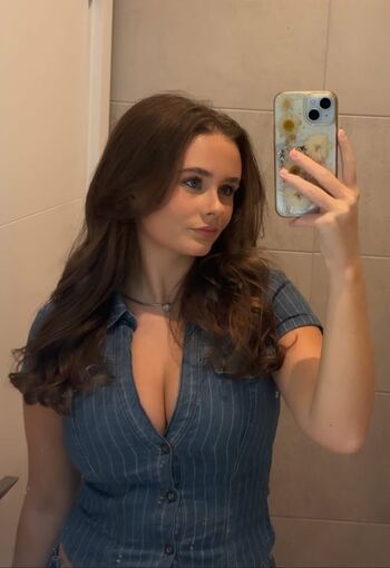 Full leaked Izzy davies private onlyfans photo