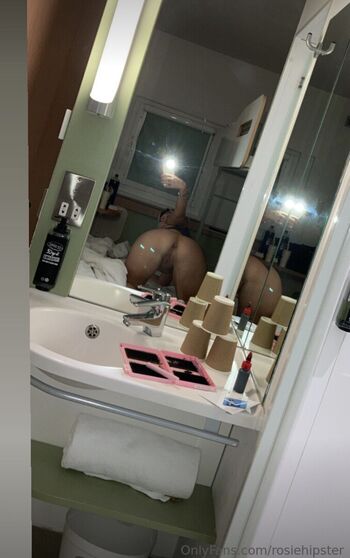 Full leaked Izzyxx private onlyfans photo