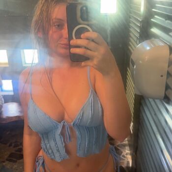 Full leaked Izzybizzybelle private onlyfans photo