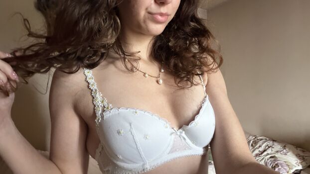Izzyrosewhispers