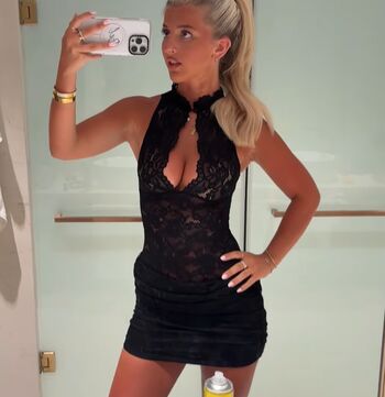 Full leaked Izzytaffs private onlyfans photo
