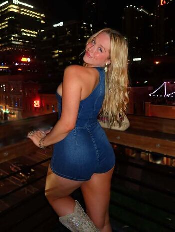 Full leaked Jade wells page private onlyfans photo