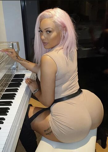 Full leaked Jadelou x private onlyfans photo