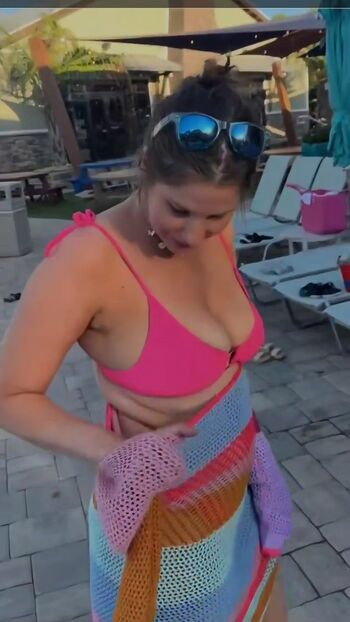 Janelle Mcaloon