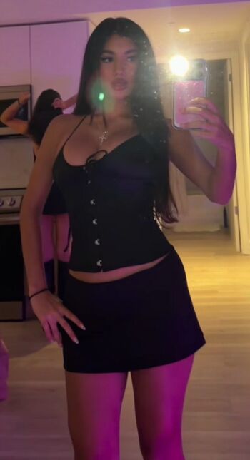 jasmine_lillyyyy