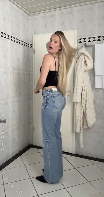Full leaked Jellefeline private onlyfans photo