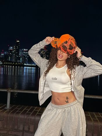 Full leaked Romanian girls/ private onlyfans photo