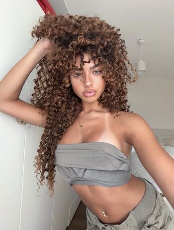 Full leaked Margot sustrac/ private onlyfans photo