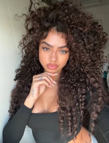 Full leaked Alia black/ private onlyfans photo