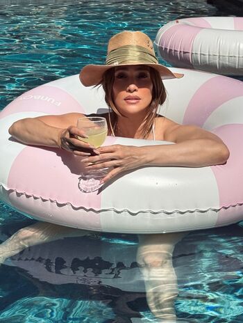 Full leaked Jennifer lopez  page private onlyfans photo