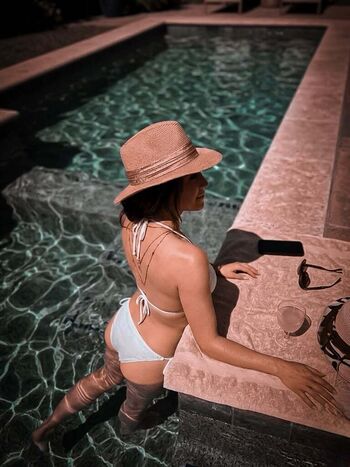 Full leaked Jennifer lopez  page private onlyfans photo