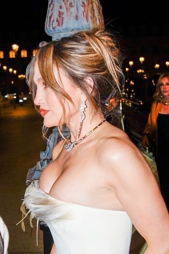 Full leaked Jennifer lopez page private onlyfans photo