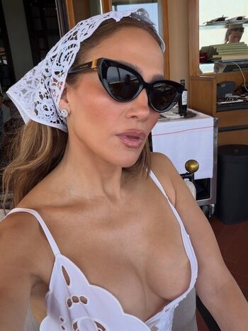 Full leaked Jennifer lopez  page private onlyfans photo