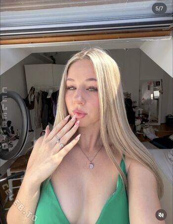 Full leaked Jennybelly page private onlyfans photo