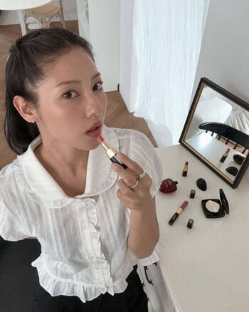 Full leaked Jeon jisu page private onlyfans photo