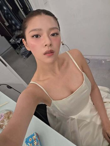 Full leaked Jeongyeon page private onlyfans photo