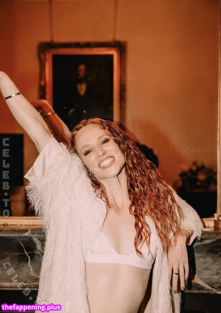 Jess Glynne