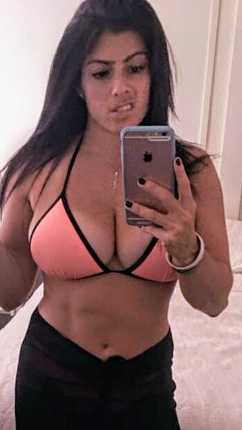 Joelle Elise