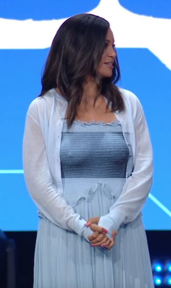 Johanna Faries