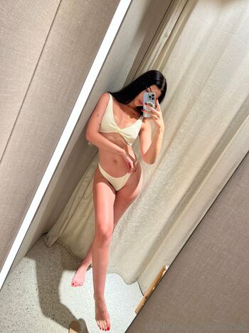 Full leaked Joliebutt private onlyfans photo