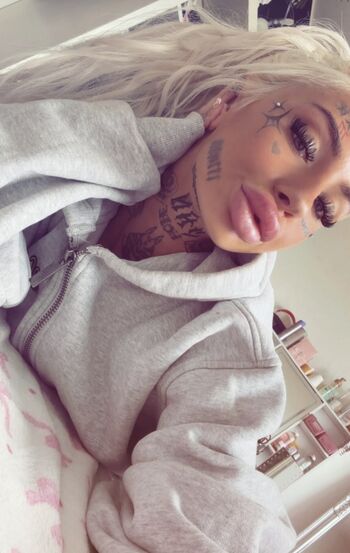 Full leaked Juicy lips private onlyfans photo