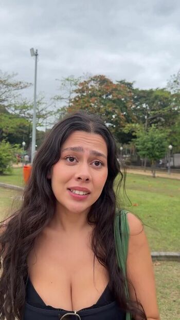 Julia Alvarenga