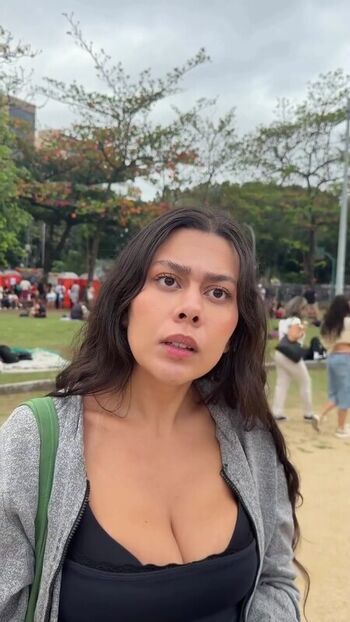 Julia Alvarenga