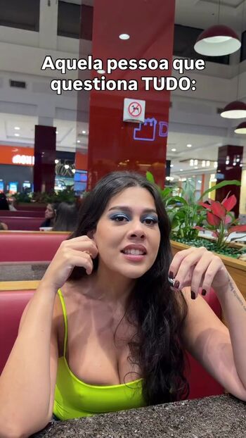 Julia_alvarengaa
