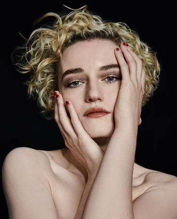 Julia Garner