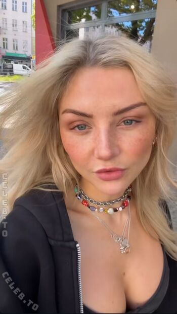 Full leaked Julia wulf page private onlyfans photo